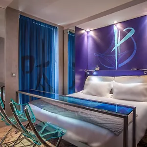 Apostrophe 3*, Paris France